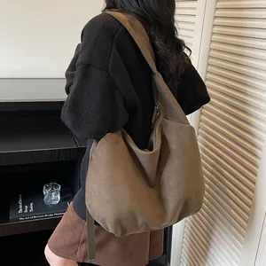 Bolso tote retro de gamuza marrón para mujer con gran capacidad y correa de hombro ancha