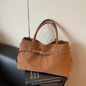 Große Damen Tragetasche Mit Leopardenmuster Und Wildlederoptik PU Leder Vintage Pendler Schultertasche Mit Metallschnalle