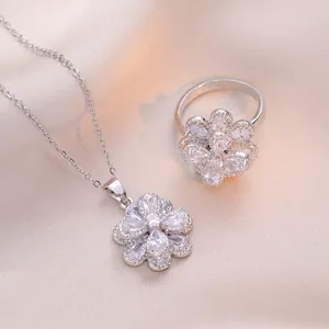 Ensemble de bijoux fleurs rotatives à double couche avec collier et bague en argent et zircon