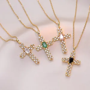 Collier avec Pendentif en Croix en Acier Inoxydable pour Femme Plaqué Or avec Zircone Bijoux de Luxe Cadeau Religieux