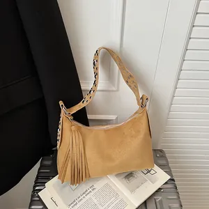Vintage Frosted PU Leather Shoulder Handbag For Women Large Capacity Tassel Rivet Underarm Hobo Bag Crossbody Commute Purse