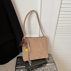 Borsa a Tracolla Minimalista da Donna in Camoscio Retro Borsa a Tracolla con Ciondoli Tinta Unita Borsa Tote Casual per Uso Quotidiano