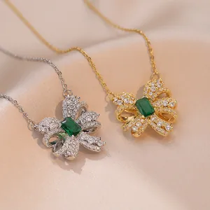 Collier Pendentif Noeud Papillon Acier Titane Avec Zircon Vert Émeraude Imitation Bijoux Élégants Pour Femmes