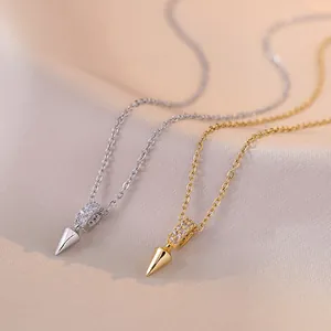Collana con Ciondolo a Cono in Acciaio al Titanio con Zirconi Moda per Donna Placcata Oro Argento Catena a Clavicola Punk