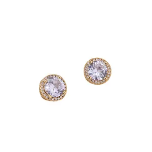 Boucles d'oreilles halo en or et zircon avec pierre centrale ronde et sertissage élégant