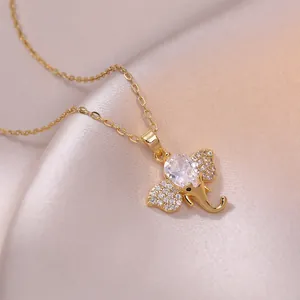 Collana con elefante dorato elegante con zircone a goccia e cristalli pavé sulle orecchie