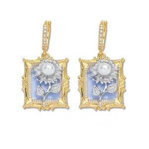 Vintage Gold Rechteck Sonnenblumen Ohrringe mit blauem Emaille und weißen Perlen