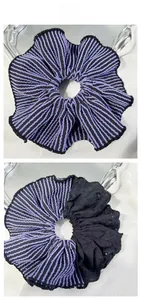 Détails de chouchous tricotés à rayures avec dentelle élégante et textures de tissu