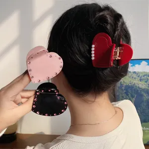 Pince à Cheveux Élégante en Acétate Forme de Cœur Avec Accents de Strass et Fausses Künstliche Perles Pince Requin pour Femme