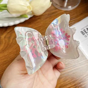 Elegante molletta per capelli a farfalla perlata con motivi floreali rosa da donna