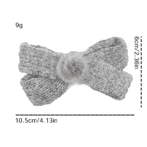 Grijze gebreide strik haarklem met pompon, details 10,5cm lengte en 9g gewicht