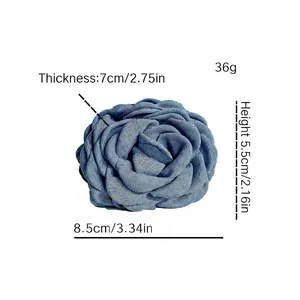 Pince à cheveux fleur de rose bleue en tissu avec texture denim pour coiffures vintage