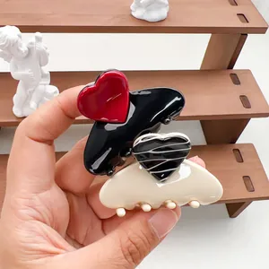 Süßes Herz-Haarklammer-Set aus Acetat mit glänzendem Finish für vielseitiges Haarstyling