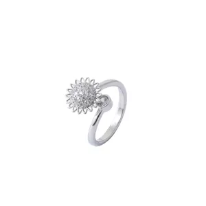 Sparkling silver daisy ring featuring micro-paved cubic zirconia in flower design