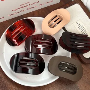 Retro Oval Hollow Hair Clip Tortoiseshell Matte Acrylic Hair Claw Duckbill Clip Elegant Daily Hair Styling Accessories