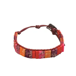 Böhmisches handgefertigtes Armband mit bunten Natursteinen und braunem Lederband