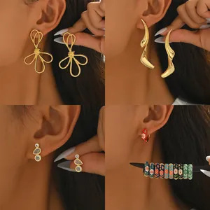 Women Fashion Zinc Alloy Enamel Flower Hoop Earrings With Stainless Steel Earring Post Gold Plated Geometric Stud Jewelry Party Gift