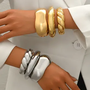 Brazalete de Aleación de Zinc Vintage para Mujer Irregular Pulido Cuerda Torcida Pulsera Ancha Chapado en Oro Plata Joyas Elegantes