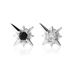 Orecchini a perno stella polare in argento S925 con zirconi neri e bianchi