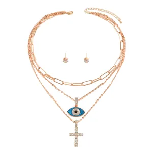 Dreilagige Evil Eye und Kreuz Halskette Set mit funkelnden Zirkon Ohrsteckern
