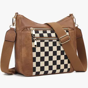 Borsa a tracolla vintage a scacchi con tasche multiple e ampia cinghia marrone regolabile