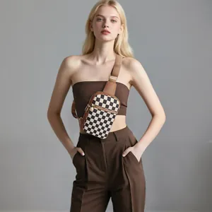 Sac de poitrine unisexe à damier noir et blanc avec bandoulière réglable marron
