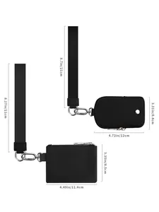 Detailansicht der schwarzen Handgelenktasche mit Größenangaben und abnehmbarem Lanyard