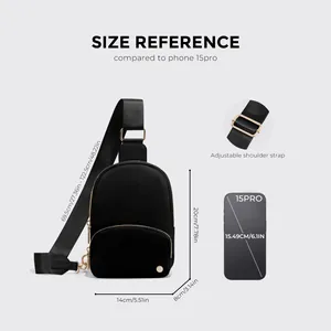 Borsa a tracolla in nylon nero con zip dorate, tracolla regolabile e tabella taglie