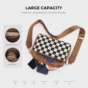 Sac bandoulière à damier avec sangle réglable et intérieur spacieux pour essentiels