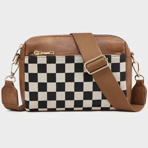 Sac bandoulière en cuir PU marron avec poche à damier noir blanc et sangle réglable
