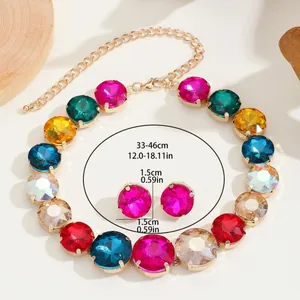 Set gioielli hip hop minimalista con strass colorati e collana e orecchini dorati