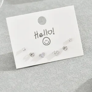 Set di 6 paia di orecchini minimalisti in argento con cuore e zirconi su cartoncino