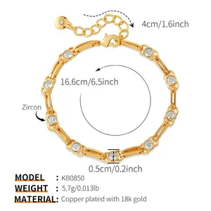 Pulsera de cadena multicapa bañada en oro de 18K con circonitas y cierre de langosta
