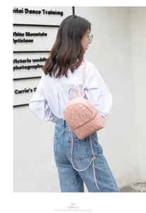 Mini mochila rosa para mujer con estampado de letras y correas ajustables