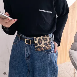 Damen Mini-Gürteltasche mit Leopardenmuster, schwarzem Kunstleder-Gürtel und Gold-Schnalle