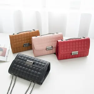 Sac à Épaule en Cuir PU Matelassé pour Femmes Avec Chaîne et Fermoir Métallique Petit Sac Bandoulière Carré Losange Mode Polyvalent