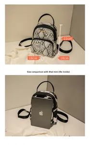 Comparación detallada de tamaño entre la mini mochila animal print y un iPad mini