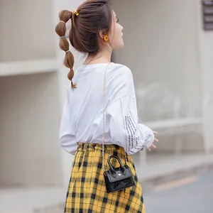 Women's black mini PVC jelly handbag with stylish chain strap and street fashion look