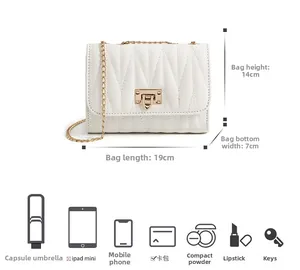 Detailed size chart for white quilted chain bag showing 19cm length and interior capacity