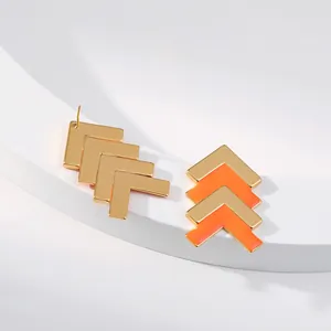 Kreative geometrische Messing-Ohrringe mit 18K Vergoldung und orangefarbenem Emaille