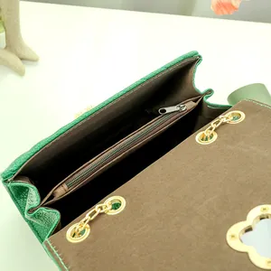Green rayfish texture chain bag with gold plum blossom lock and dual inner compartments