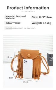 Petit sac seau marron givré avec pompon et poche intérieure zippée mesurant 16x5x19cm