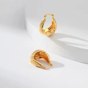Boucles d'oreilles goutte en laiton plaqué or 18K avec texture de vague fluide irrégulière