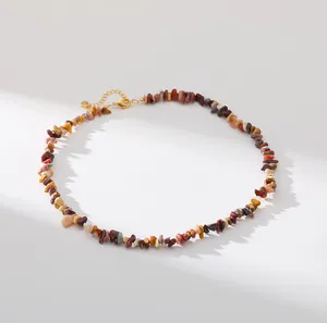 Handgemaakte meerkleurige natuursteen ketting met verstelbare goudkleurige sluiting