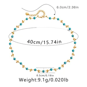 Detail van turquoise kralenketting met een ketting van 40 cm, 6 cm verlenging en karabijnsluiting