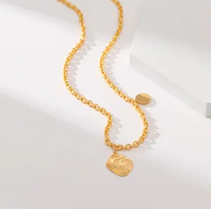 Retro 18K vergoldete grobe O-Kette Halskette mit quadratischem Wellenanhänger und rundem Charm