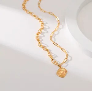 Vintage Halskette aus 18K vergoldetem Messing mit unregelmäßigem gewelltem Anhänger
