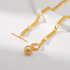 Minimalistische 18K vergoldete Messingkette mit Kugelanhänger und OT-Knebelverschluss