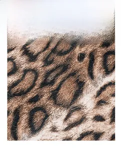 Vue macro détaillée de la texture léopard haut de gamme et des coutures de finition