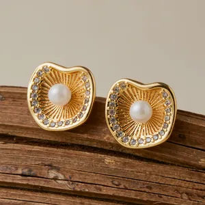 Boucles d'Oreilles Clous en Cuivre Plaqué Or 18K Vintage Avec Künstliche Perle de Synthèse Zircon Forme d'Éventail Bijoux Femme